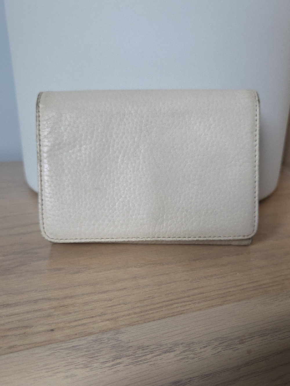Vintage Danier Cream Leather Compact Wallet w Full Zip Accordian Coin Pocket